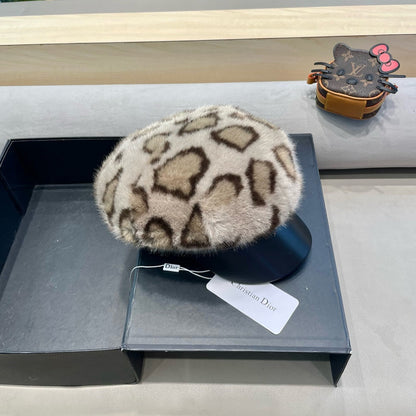 BAKER BOY HAT IN LIGHT BEIGE MINK FUR 438089