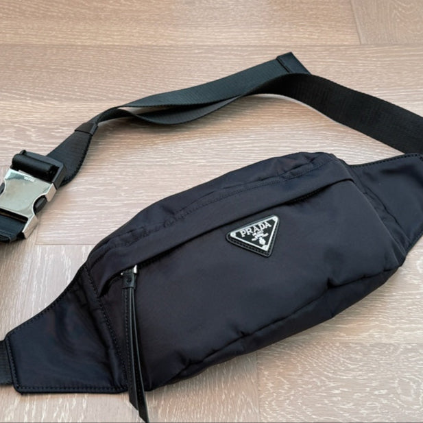 MINI BELT BAG 23 IN BLACK RE-NYLON ADJUSTABLE STRAP