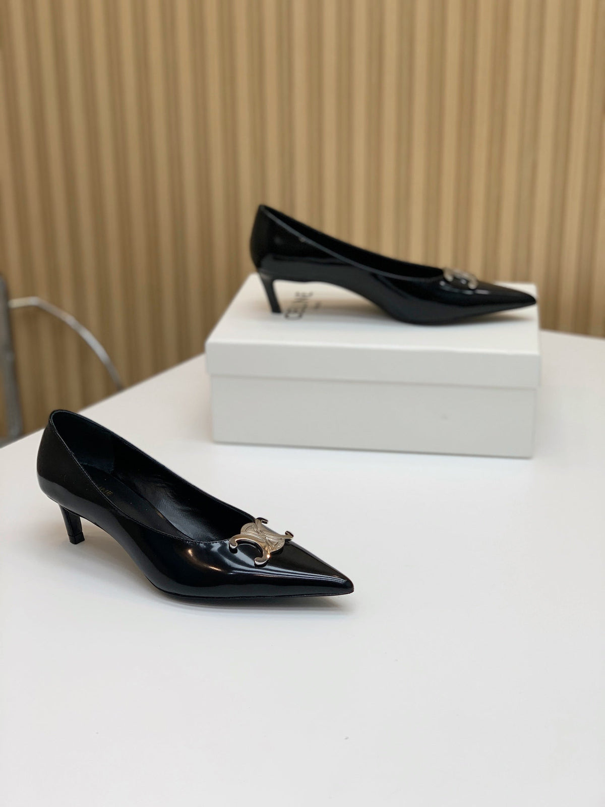 MEDIUM-HEELED 50MM PUMP IN BLACK CALFSKIN