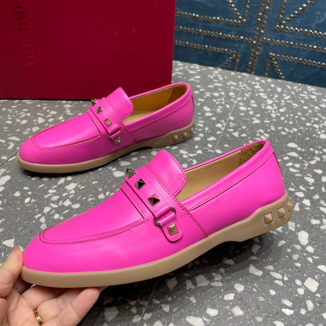 LEISURE FLOWS SPLIT LOAFER IN BRIGHT PINK CALFSKIN