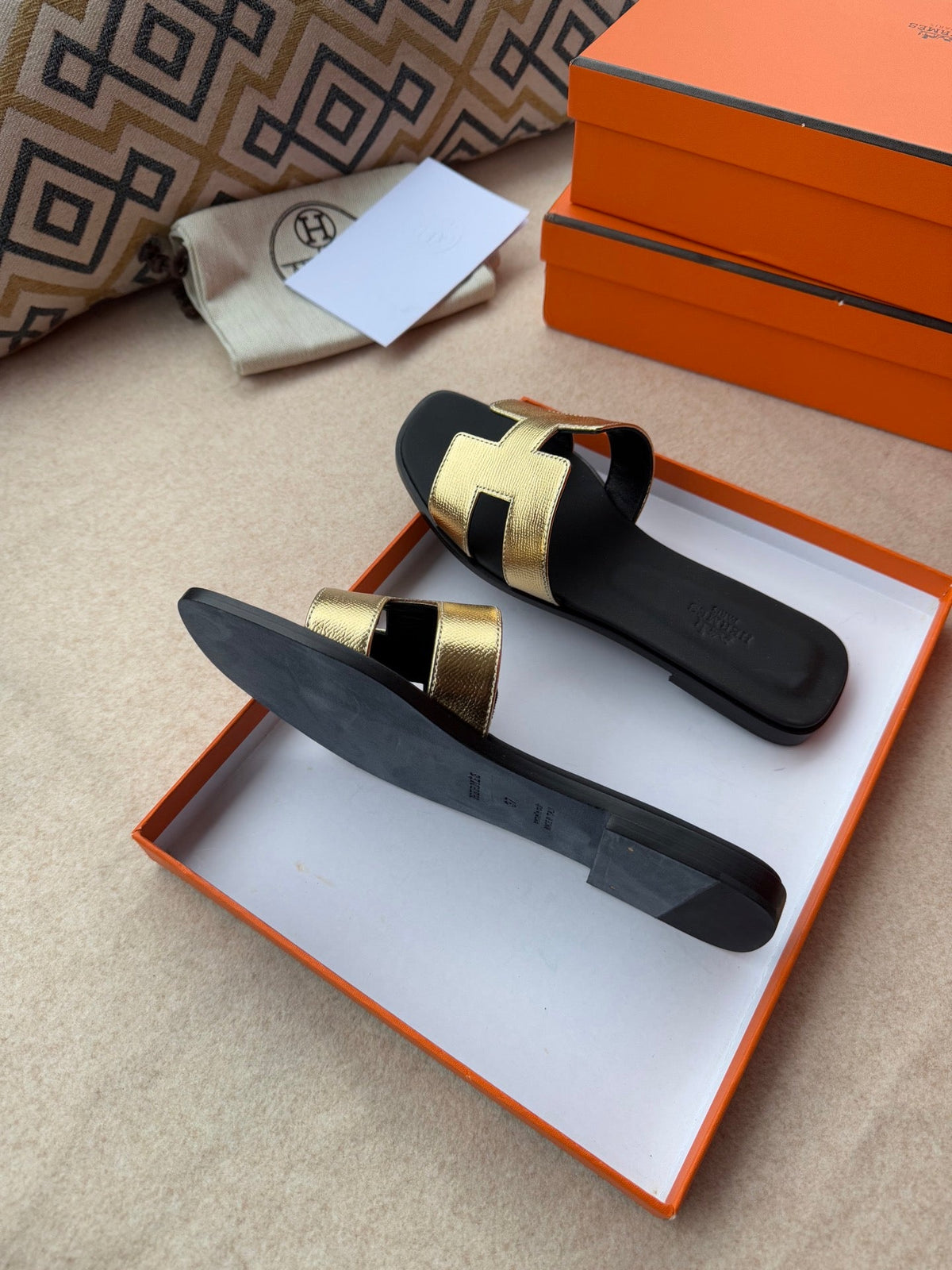 0RAN SANDALS IN LIGHT GOLD CALFSKIN