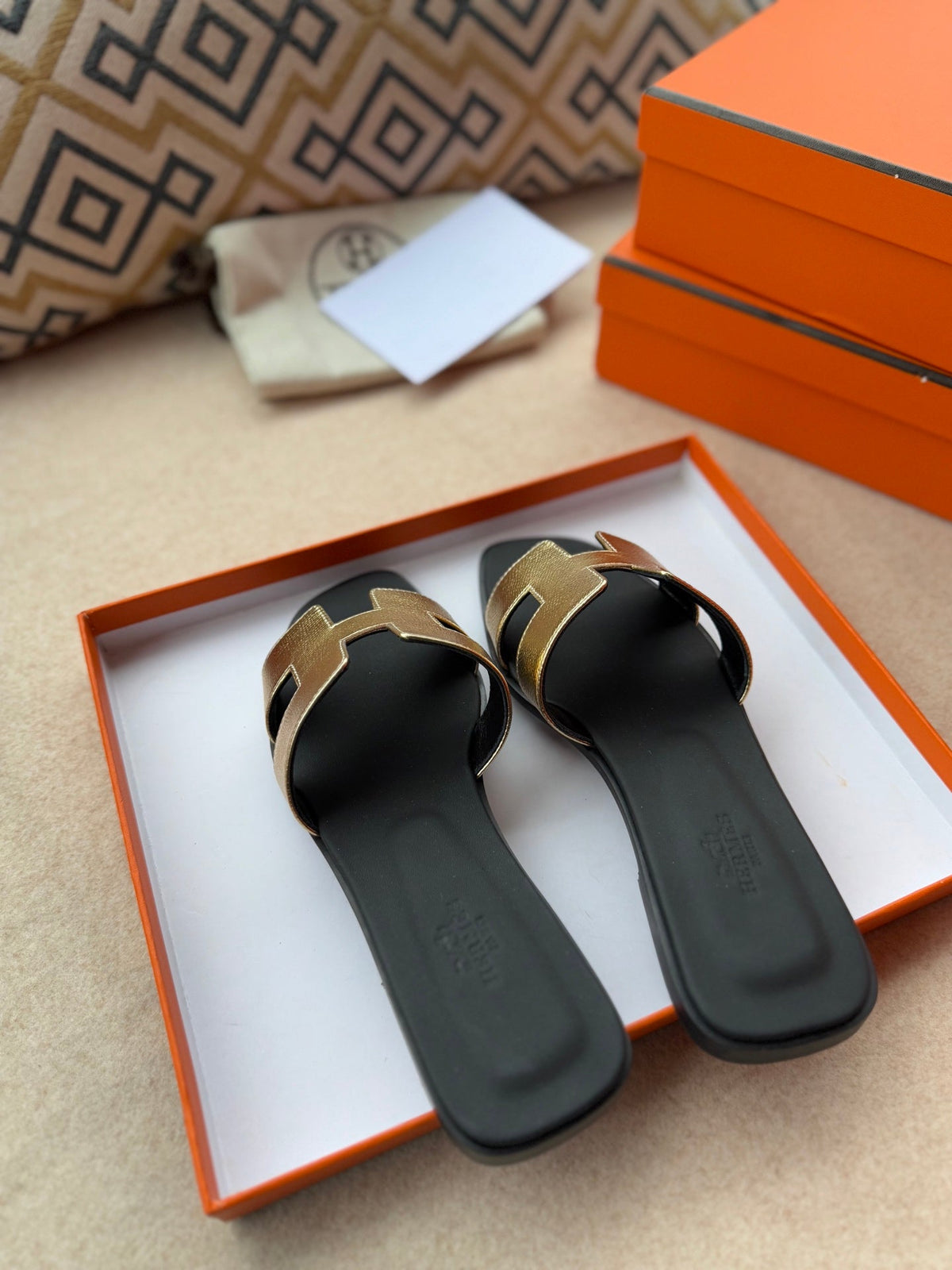 0RAN SANDALS IN LIGHT GOLD CALFSKIN