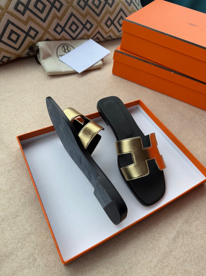 0RAN SANDALS IN LIGHT GOLD CALFSKIN