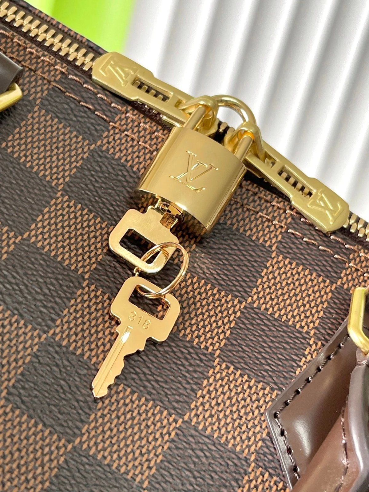 LV SPEEDY BANDOLIÈRE 30 IN DARK BROWN DAMIER EBENE CANVAS GOLD LOCK