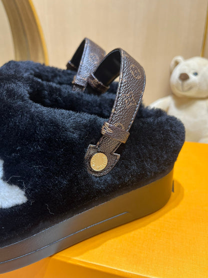 ASPEN COMFORT CLOG IN BLACK MIX WHITE FLEECE