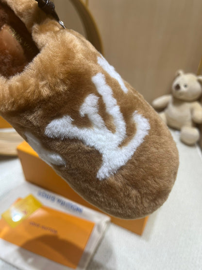 ASPEN COMFORT CLOG IN CIDER BROWN MIX WHITE FLEECE
