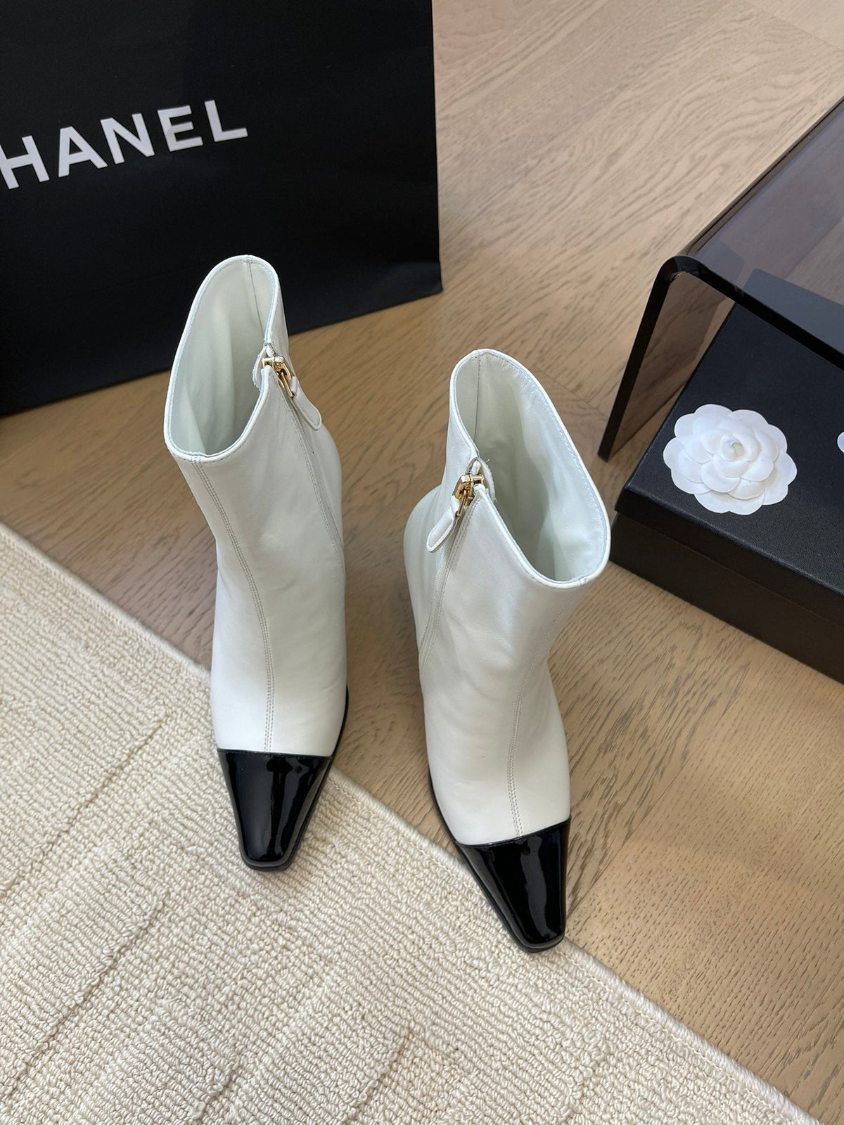 BONGADE BOOTS IN WHITE MIX BLACK CALFSKIN