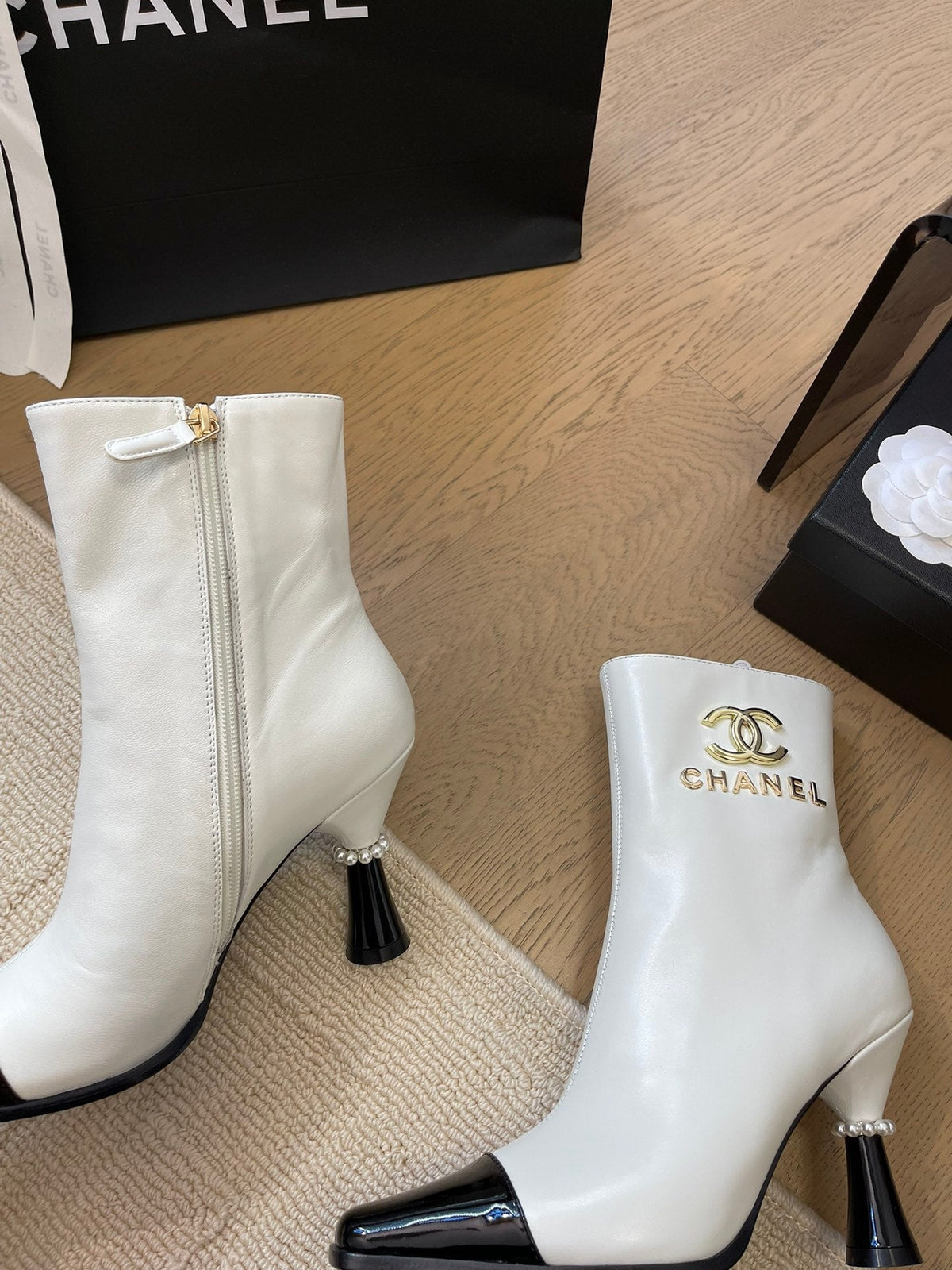 BONGADE BOOTS IN WHITE MIX BLACK CALFSKIN