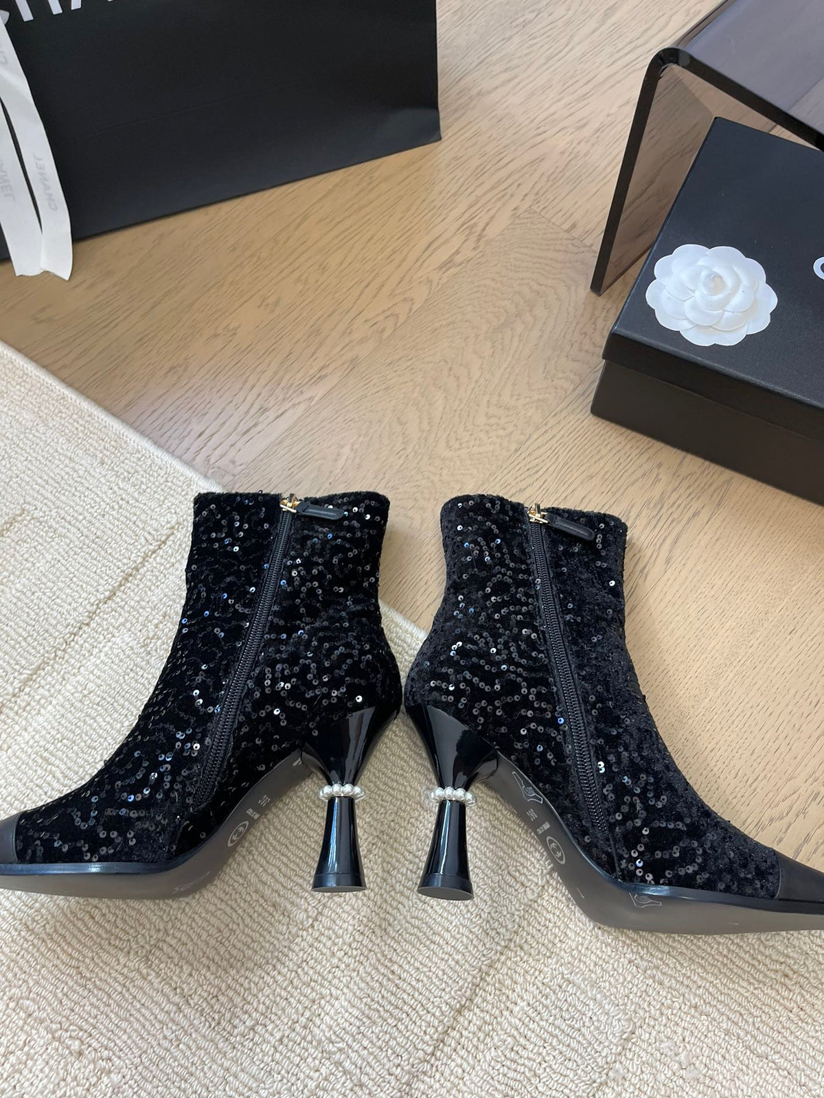 BONGADE BOOTS IN BLACK CALFSKIN AND SEQUINS