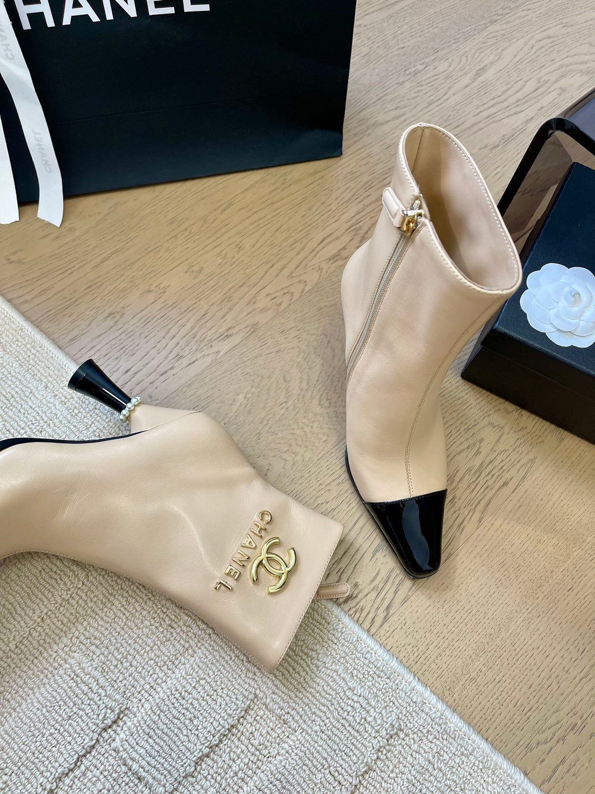 BONGADE BOOTS IN BEIGE MIX BLACK CALFSKIN