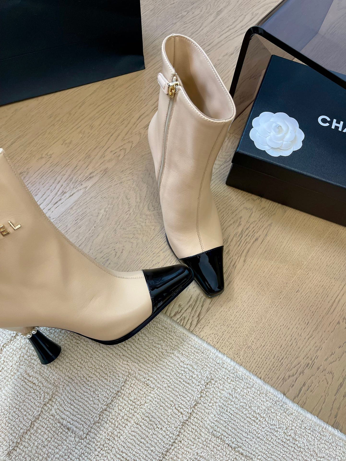 BONGADE BOOTS IN BEIGE MIX BLACK CALFSKIN