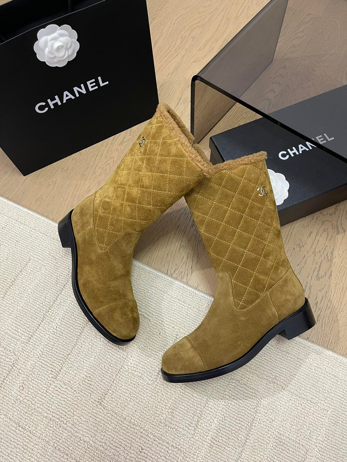 ANKLE BOOTS IN GOLDEN BROWN SUEDE 963150