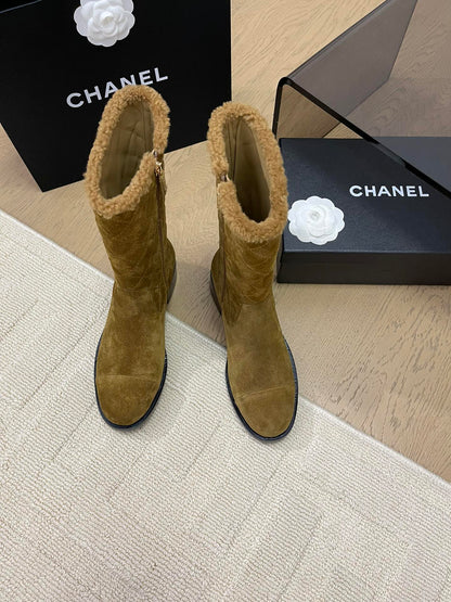 ANKLE BOOTS IN GOLDEN BROWN SUEDE 963150
