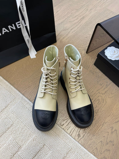 ANKLE BOOTS IN PEARL GRAY MIX BLACK CALFSKIN