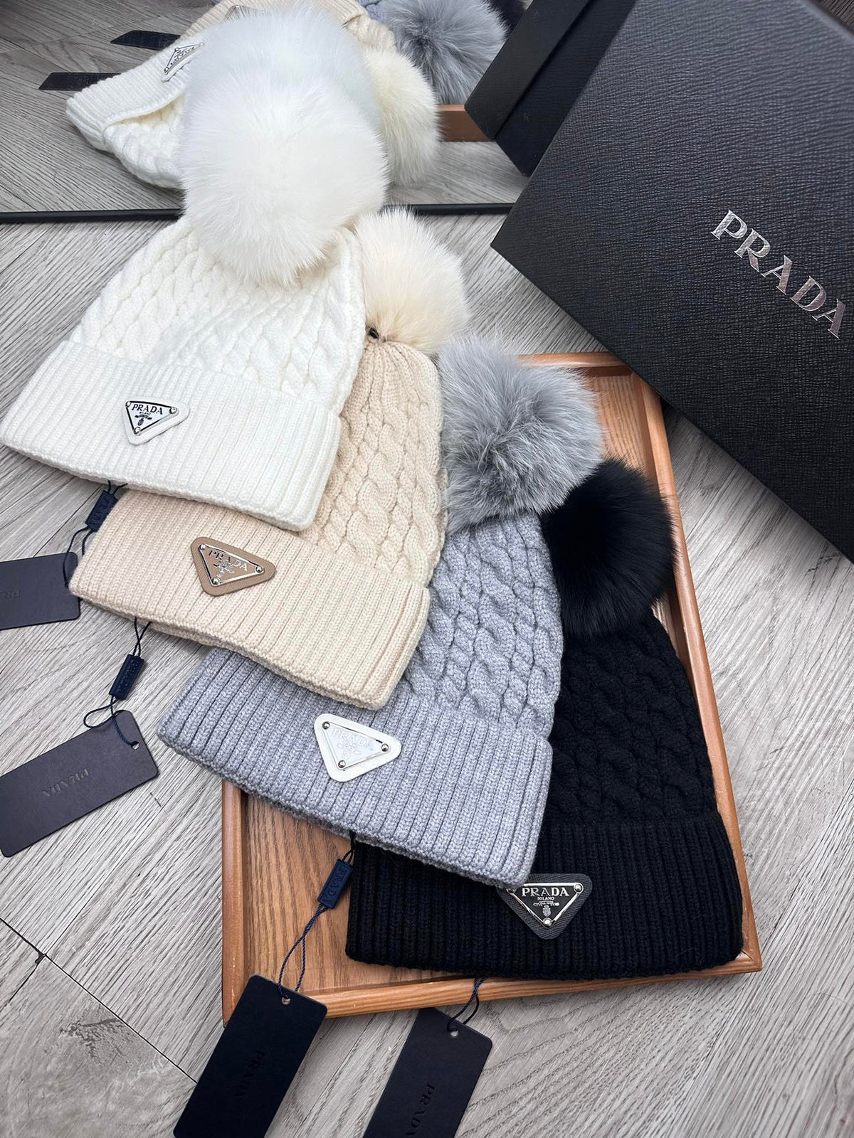 BEANIE HAT IN BLACK WOOL 352375