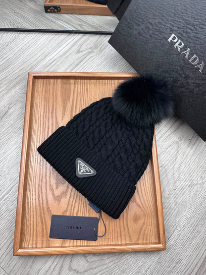 BEANIE HAT IN BLACK WOOL 352375