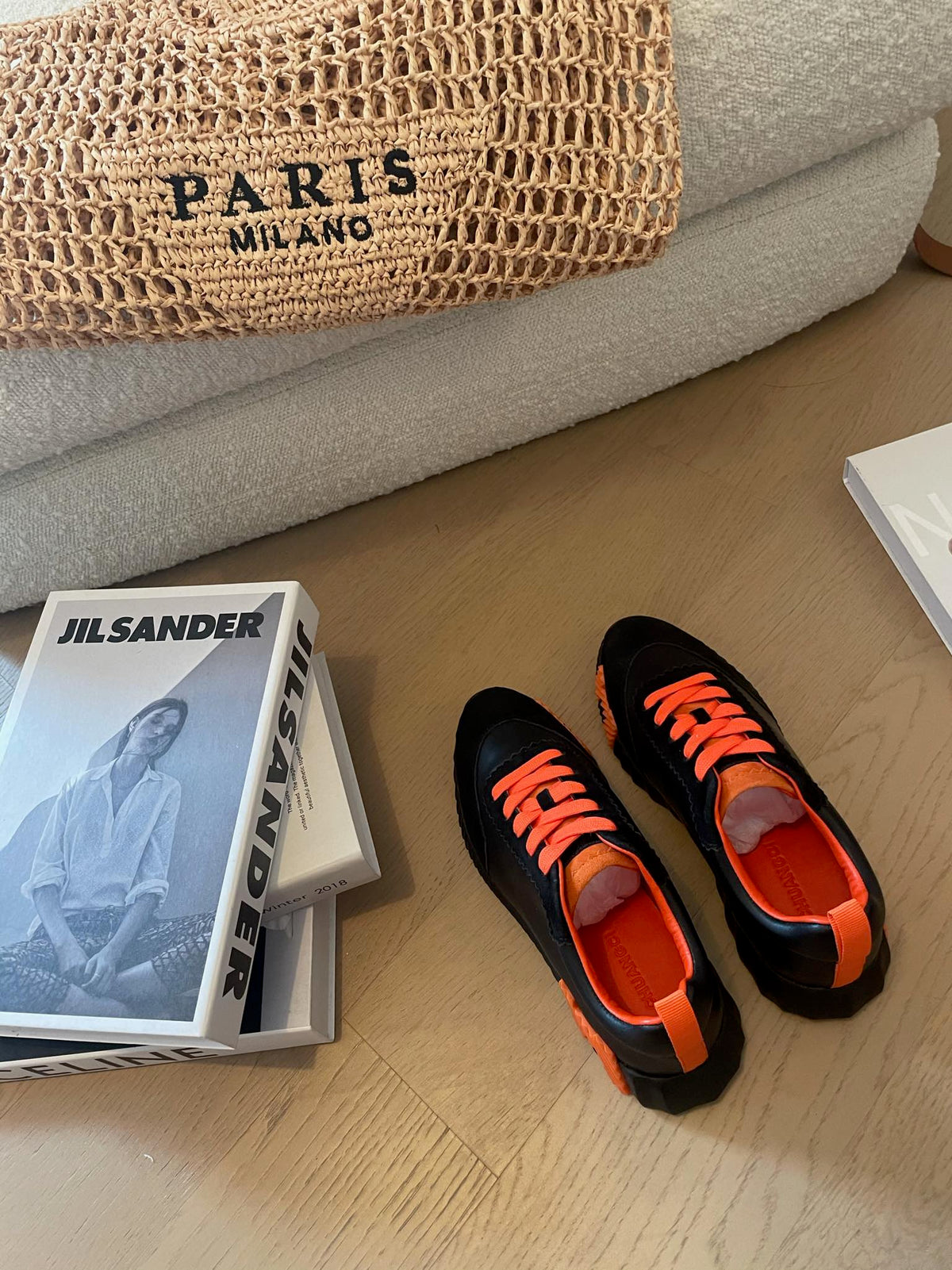 BOUNCING SNEAKERS BLACK CALFSKIN WITH ORANGE LACES