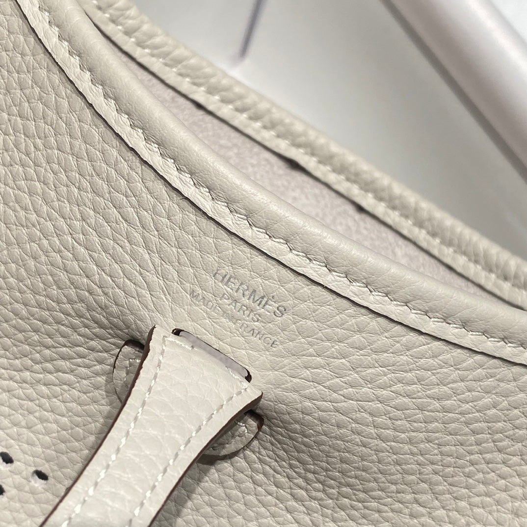MINI NEO 18 EVELYNE BAG IN GREY GRAINED CALFSKIN