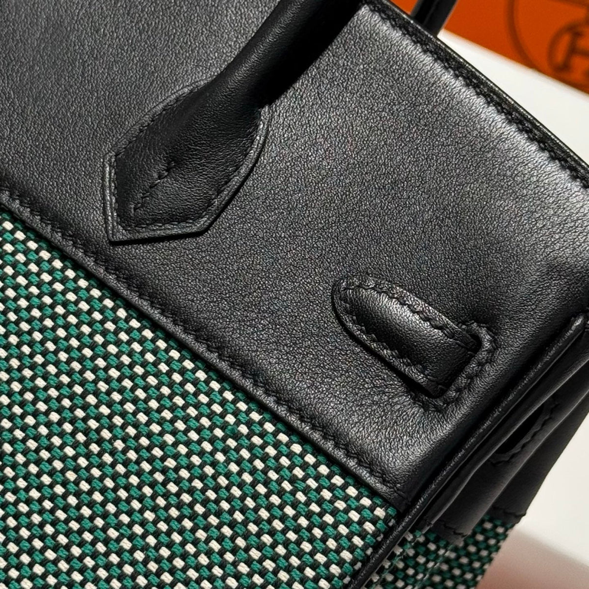 HN 25CM IN BLACK SWIFT BLACK/MINT/BLANC TOILE CANVAS (CUSTOM-MADE)