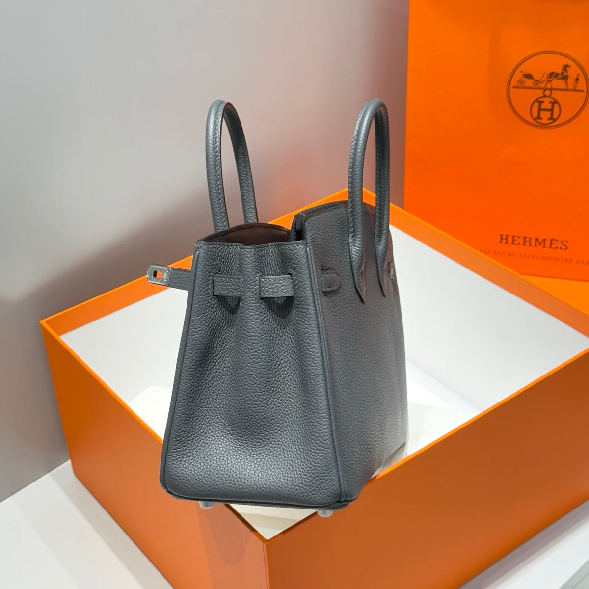 HN 25 IN CHARCOAL GRAY SILVER HARDWARE