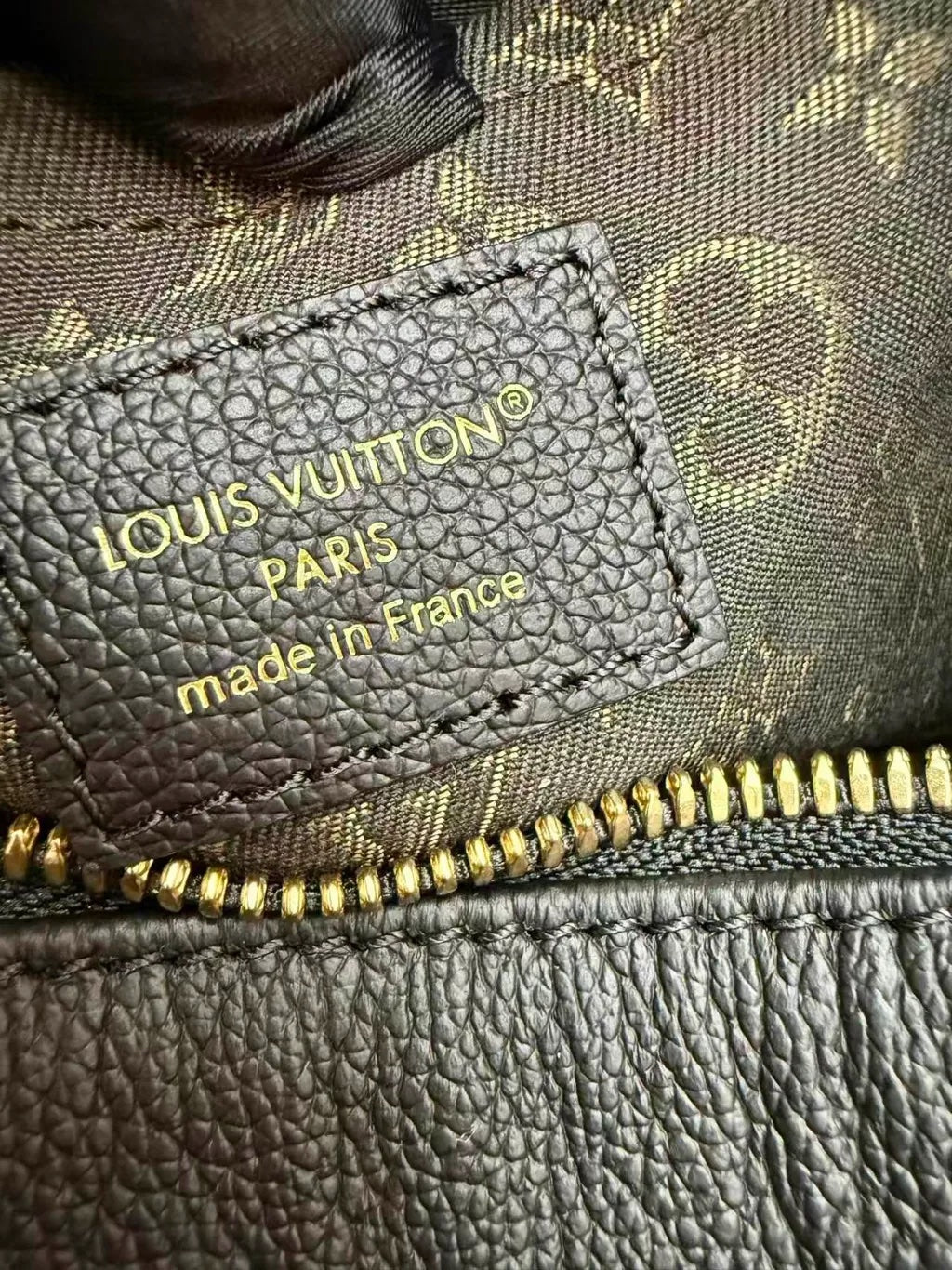 Lv express PM Black