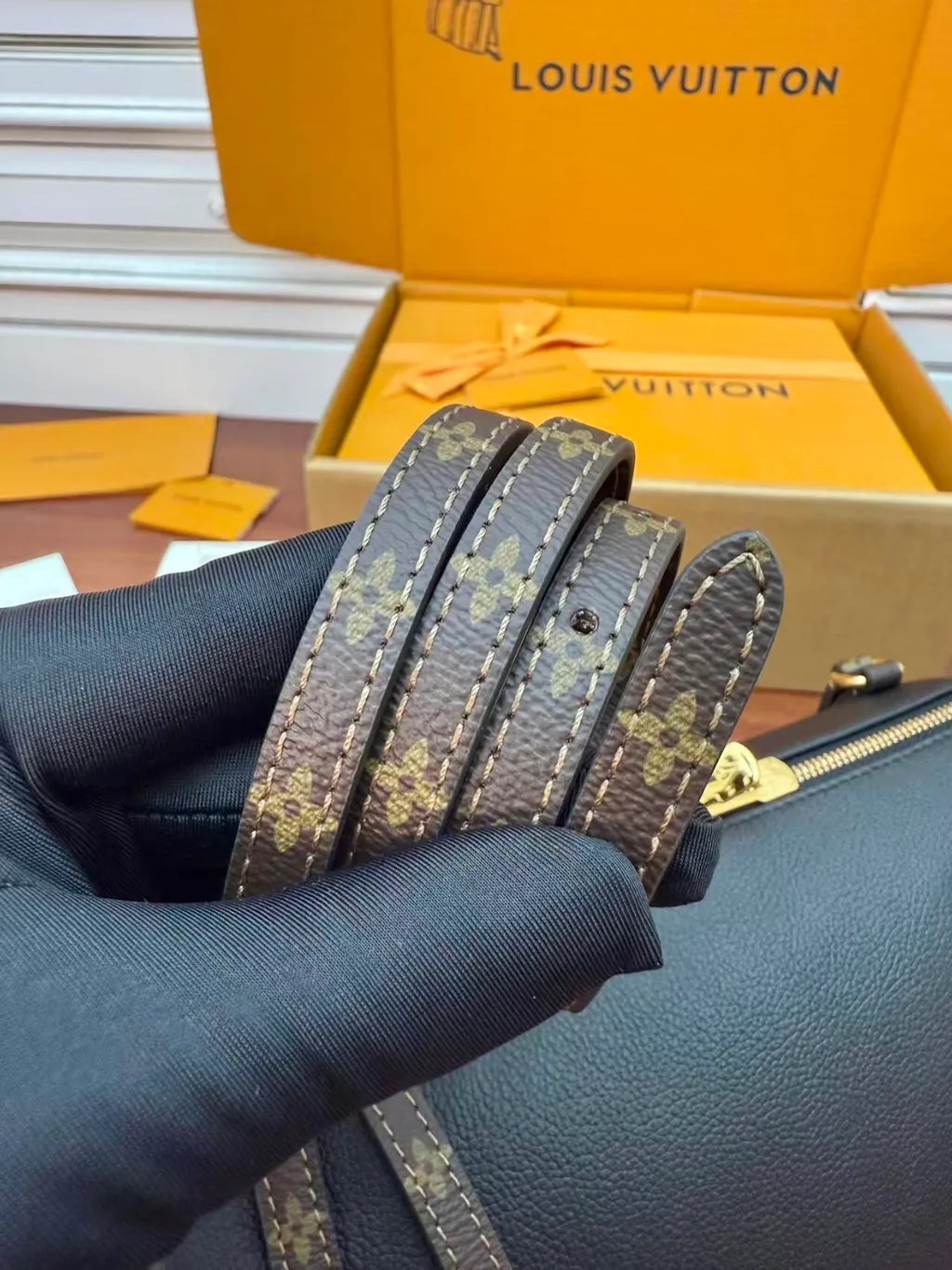 Lv express PM Black