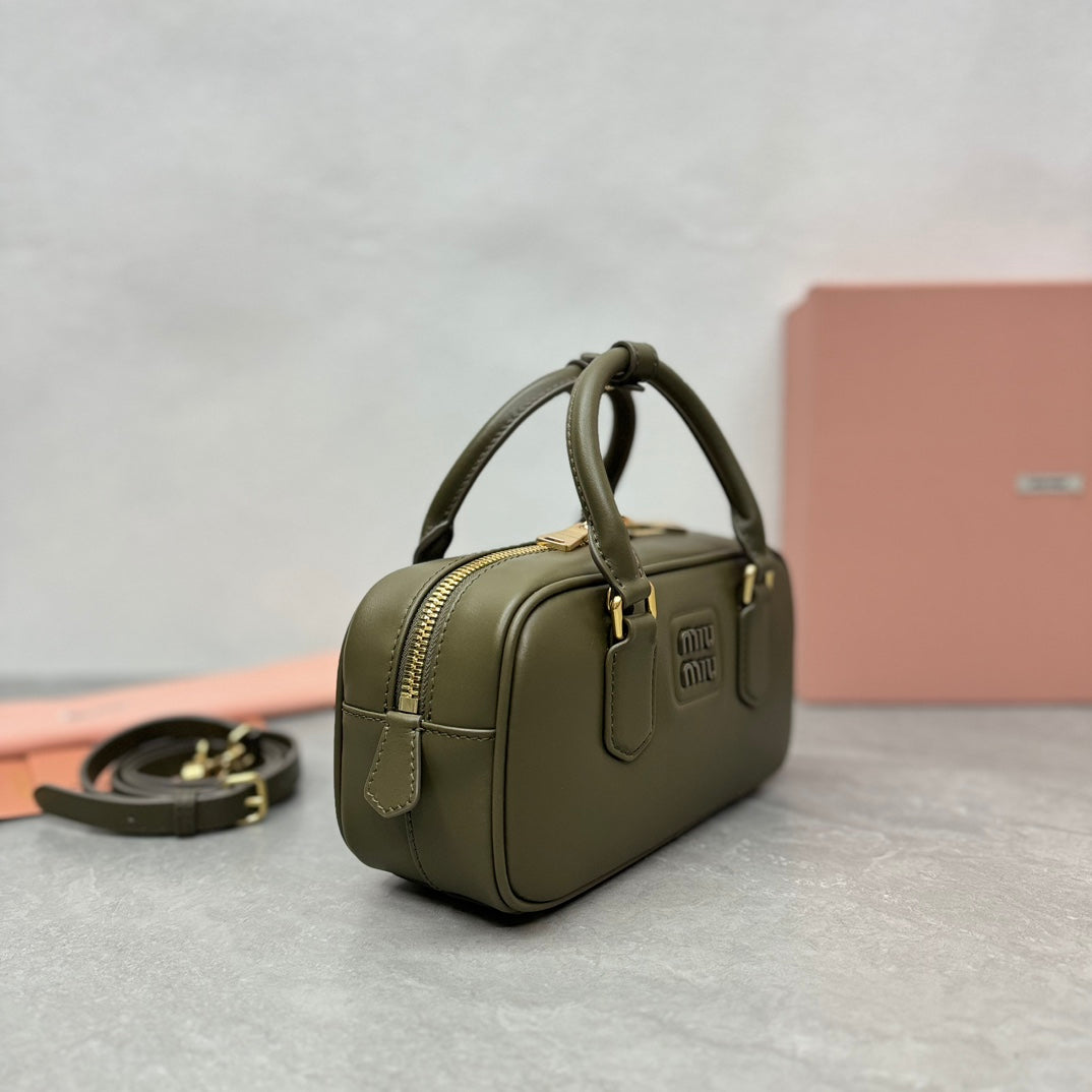 ARCADIE BAG 22 IN KELP GREEEN SMOOTH CALFSKIN EMBOSSED LOGO