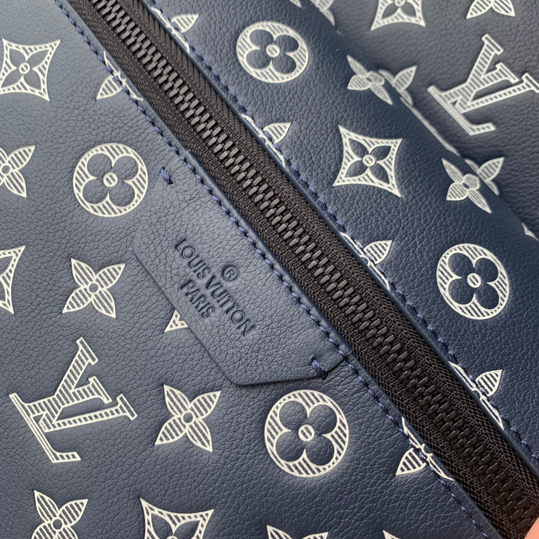 DISCOVERY PM BACKPACK 38 IN NAVY BLUE LAMBSKIN WHITE MONOGRAM LOGO