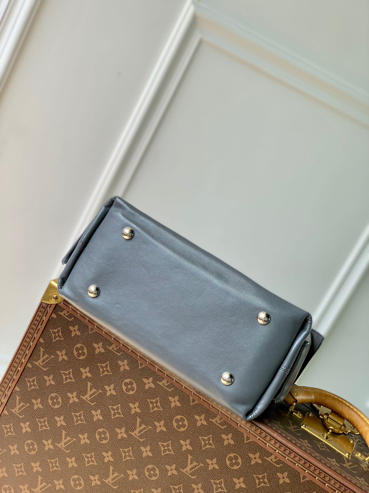 CARRYALL CARGO VIBE PM 33.5 IN GREY LAMBSKIN BROWN MONOGRAM TAG