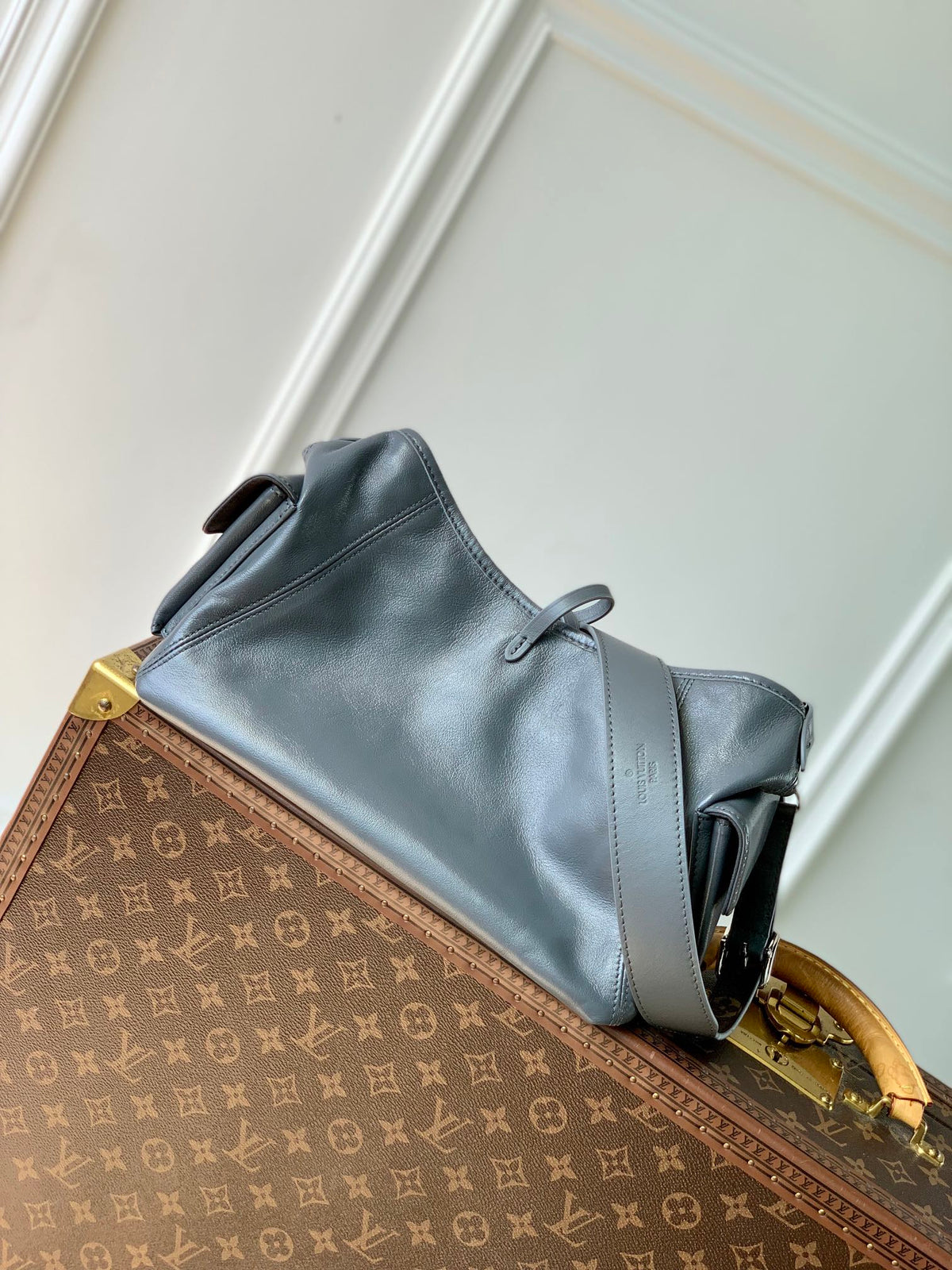 CARRYALL CARGO VIBE PM 33.5 IN GREY LAMBSKIN BROWN MONOGRAM TAG