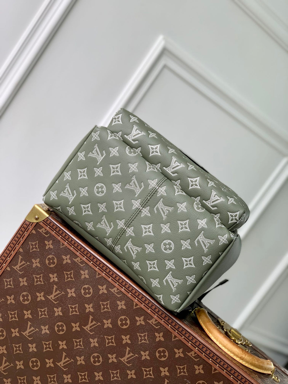 DISCOVERY PM BACKPACK 38 IN OLIVE GREEN MONOGRAM LAMBSKIN