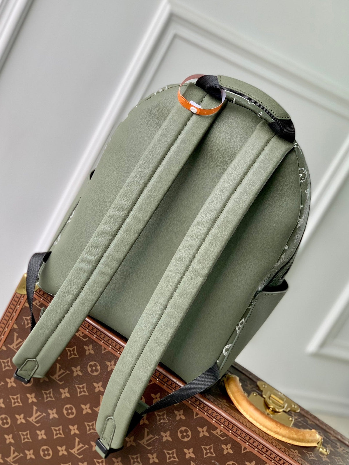 DISCOVERY PM BACKPACK 38 IN OLIVE GREEN MONOGRAM LAMBSKIN