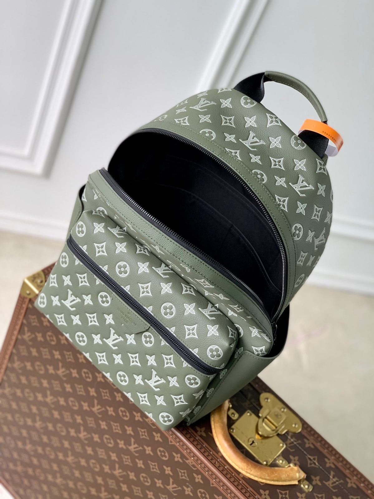 DISCOVERY PM BACKPACK 38 IN OLIVE GREEN MONOGRAM LAMBSKIN