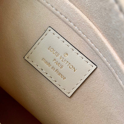 ONTHEGO EAST WEST BAG 25 IN BEIGE MONOGRAM EMBOSSED COWHIDE