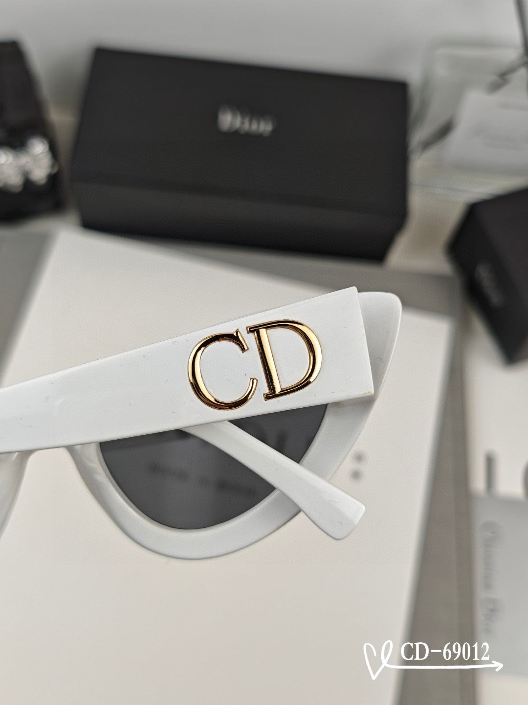 CAT EYE SUNGLASS 69012 IN ACETATE