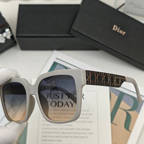 MONTAIGNE SUNGLASS 53048 IN ACETATE