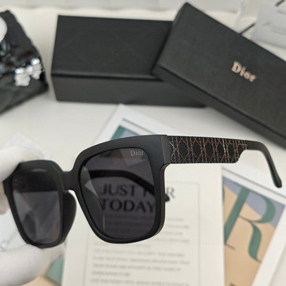 MONTAIGNE SUNGLASS 53048 IN ACETATE