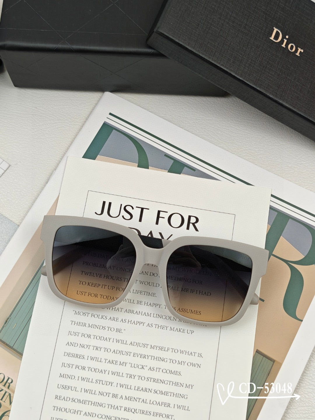 MONTAIGNE SUNGLASS 53048 IN ACETATE