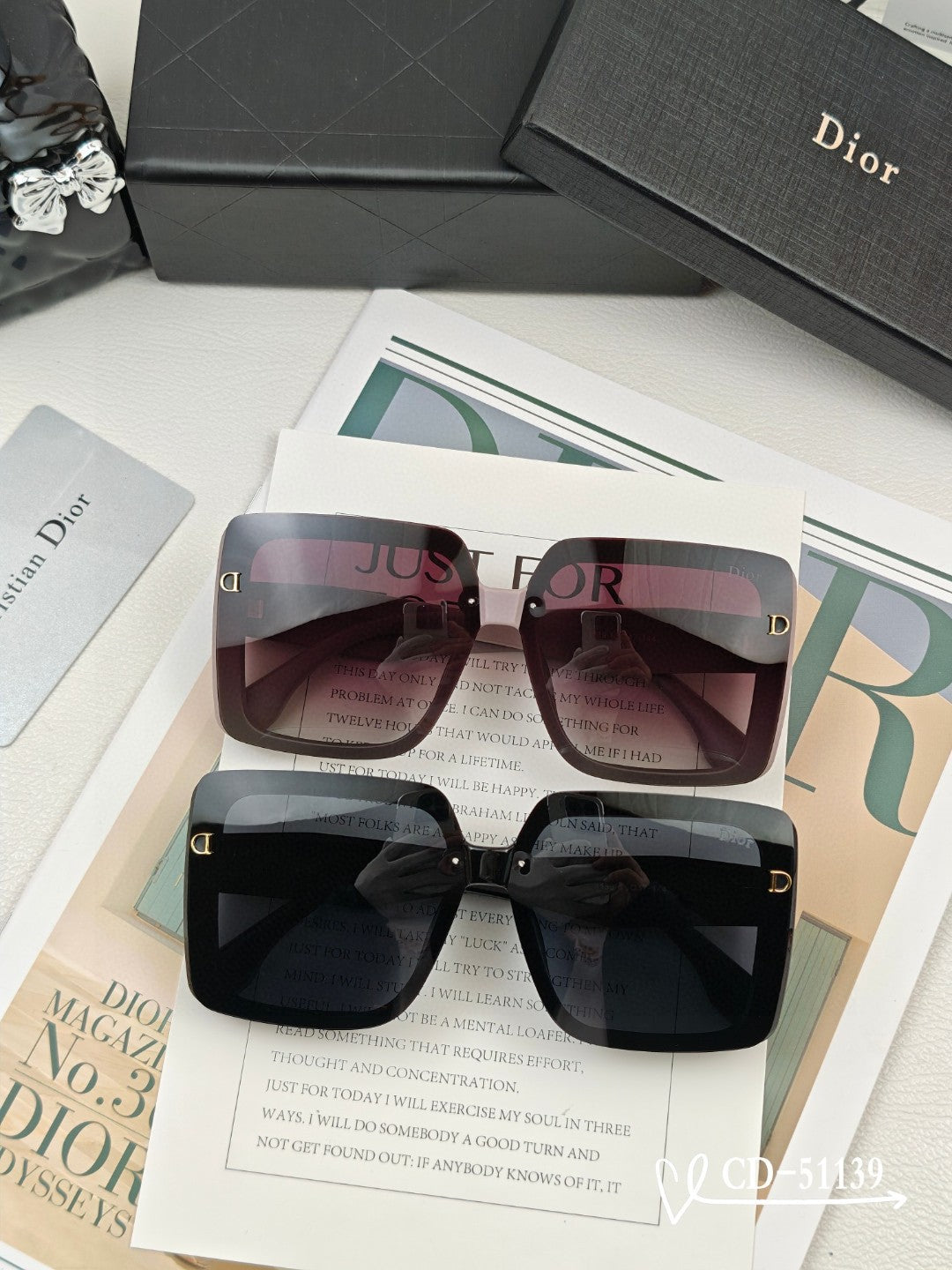 MONTAIGNE SUNGLASS 51139 IN ACETATE