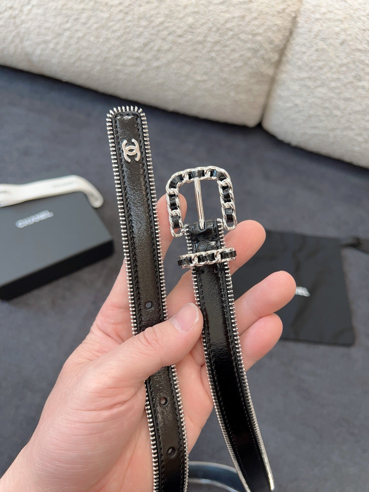 BELT 20MM IN BLACK CALFSKIN WITH INTERWOVEN CHAIN BUCKLE ZIPPER IN TRIM