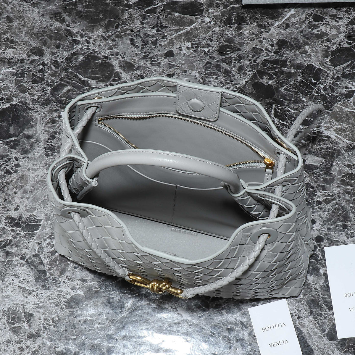 BV MEDIUM ANDIAMO 32CM GREY LAMBSKIN