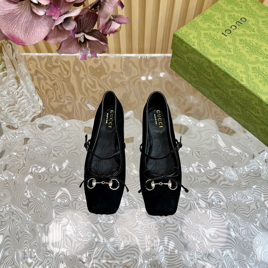 BALLET FLAT IN BLACK SUEDE WITH SILVER HARDWARE