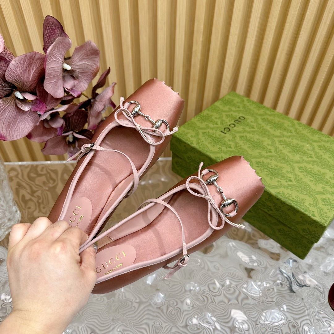 BALLET FLAT IN CORAL PINK SILK WITH SILVER HARDWARE