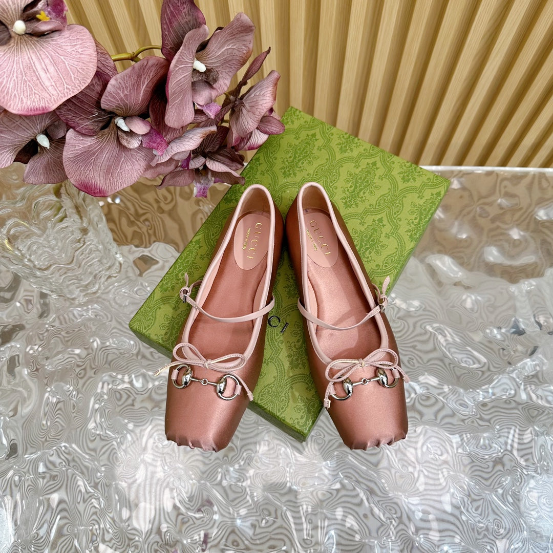 BALLET FLAT IN CORAL PINK SILK WITH SILVER HARDWARE