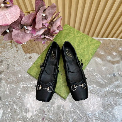 BALLET FLAT IN BLACK SILK WITH SILVER HARDWARE