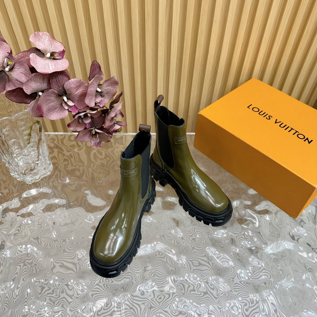 BOTTINE LV BEAUBOURG IN ARMY GREEN GLOSSY CALFSKIN