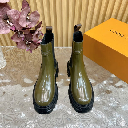 BOTTINE LV BEAUBOURG IN ARMY GREEN GLOSSY CALFSKIN