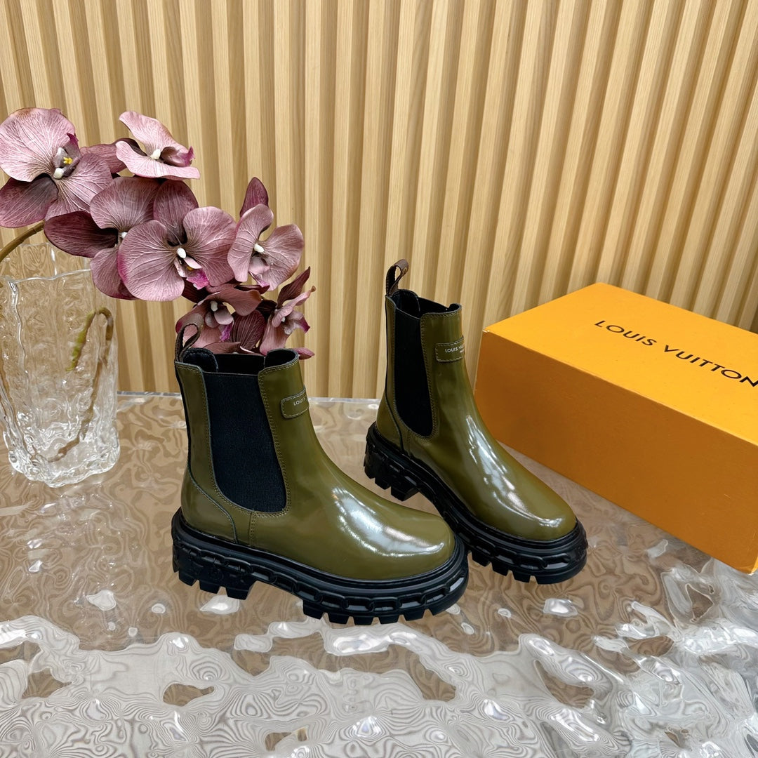 BOTTINE LV BEAUBOURG IN ARMY GREEN GLOSSY CALFSKIN