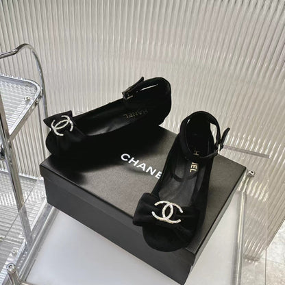 BOW MARY JANE SHOES IN BLACK VELVET