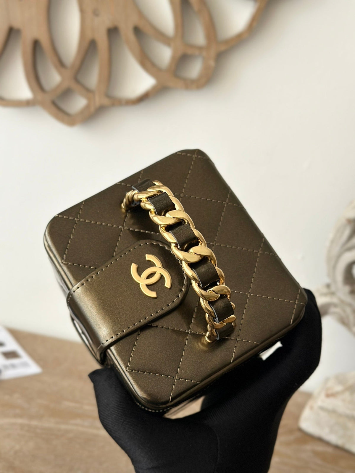MINI VINTAGE COSMETIC BAG 11 IN MIKADO SHINY CALFSKIN GOLD HARDWARE